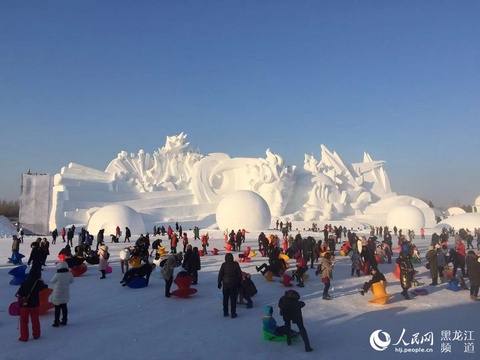 太阳岛雪博会开启“家人招待模式” 深圳市民和持哈尔滨市居住证人群享受市民150元优惠票价 第1页