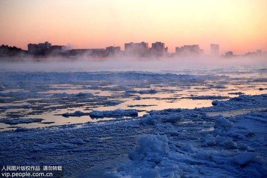 流冰期的黑龙江黑河冰河美景 第1页