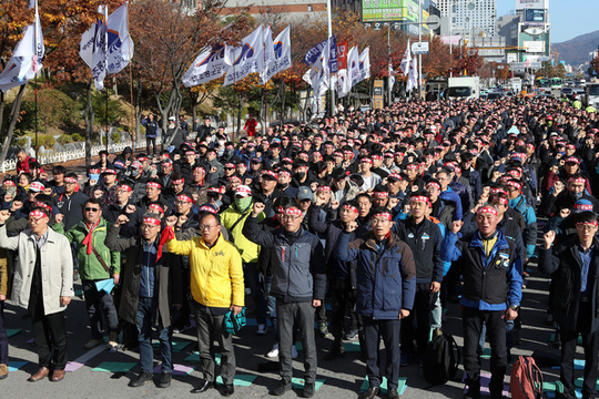 韩国铁路工会开启无限期罢工 要求加人手涨工资 第1页