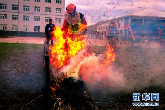 “火焰蓝”大比武 第1页