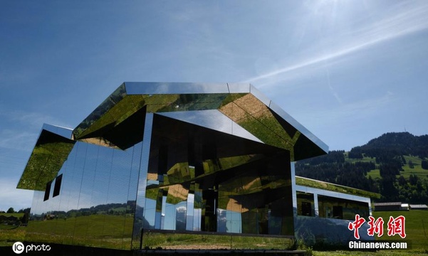 艺术家打造“镜面小屋”与瑞士自然风光完美融 第1页