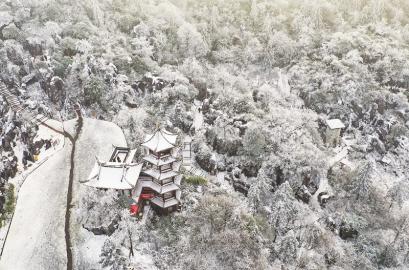 广安:雪霁天晴 看华蓥山美丽雪景(2) 第2页