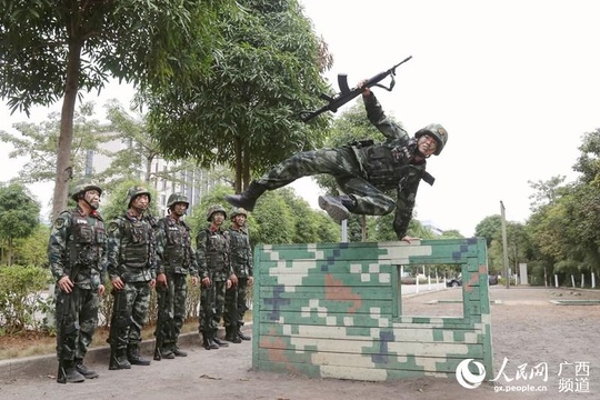 广西南宁:武警官兵开展强化训练 锤炼过硬本领(5) 第5页