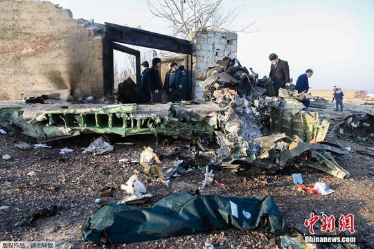 乌克兰一客机在伊朗坠毁 机上成员全部丧生 第1页