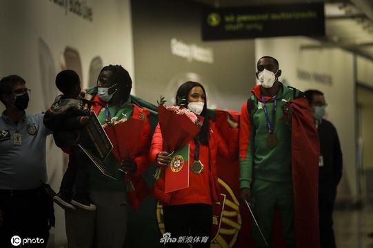 葡萄牙田径队抵达里斯本 机场举行欢迎仪式 第1页