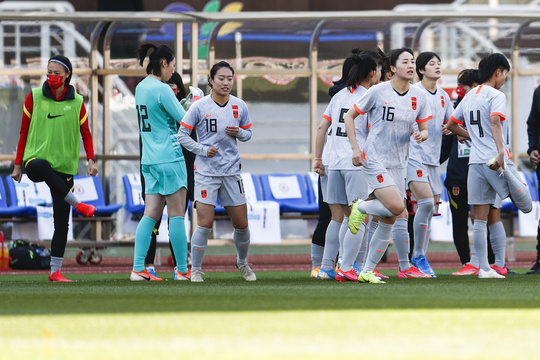 奥预赛附加赛首回合:韩国女足-中国女足(11) 第11页
