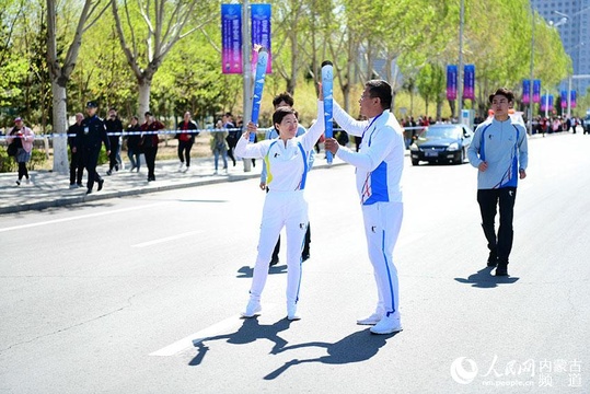 “十四冬”圣火采集暨火炬传递启动仪式在乌兰浩特隆重举行(15) 第15页