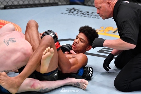 UFC格斗之夜:罗森斯特鲁克VS盖恩精彩集锦(29) 第29页