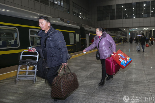 长三角地区首趟春运临客提前开行(7) 第7页