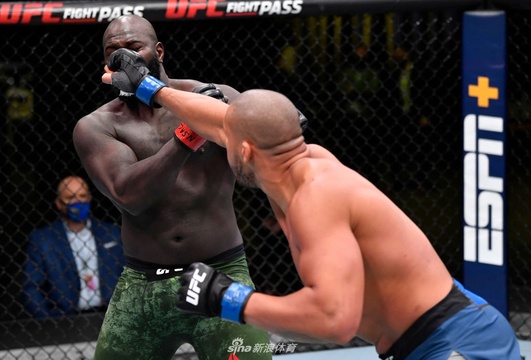 UFC格斗之夜:罗森斯特鲁克VS盖恩精彩集锦(3) 第3页