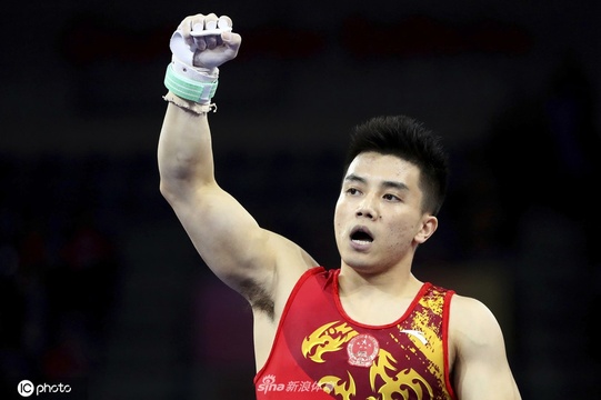 体操世锦赛中国男团暂居资格赛第二 第1页