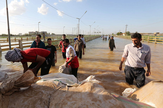 伊朗洪灾影响全国 当局疏散西南部城市数万居民 第1页