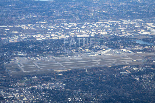 空中俯瞰美国西雅图周边4个机场 第1页