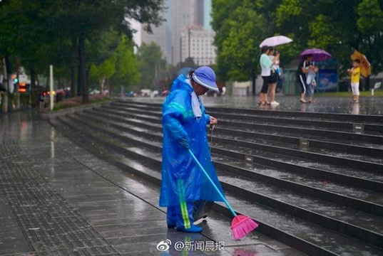 上海解除台风橙色预警 下周三起迎战高温 第1页