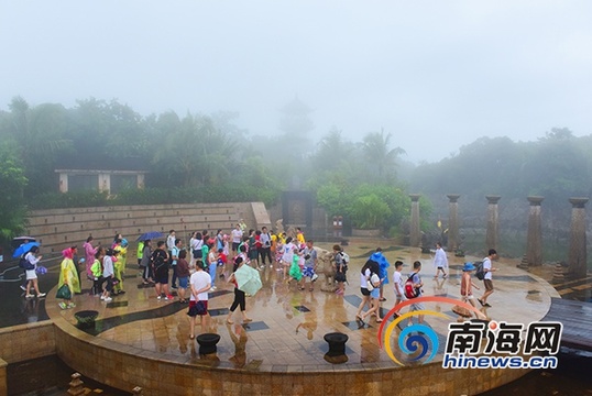 秋雨送爽 亚龙湾热带天堂景区现雨林雾景(5) 第5页