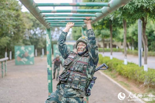 广西南宁:武警官兵开展强化训练 锤炼过硬本领(7) 第7页