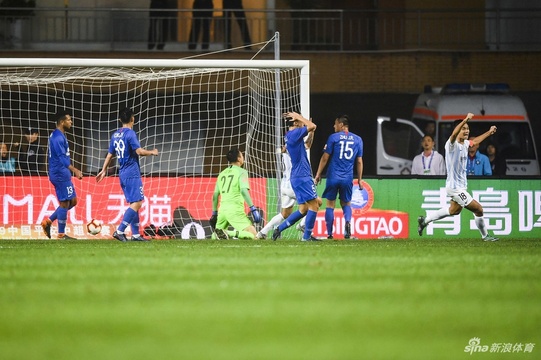 [中超]广州富力2-1上海申花 第1页