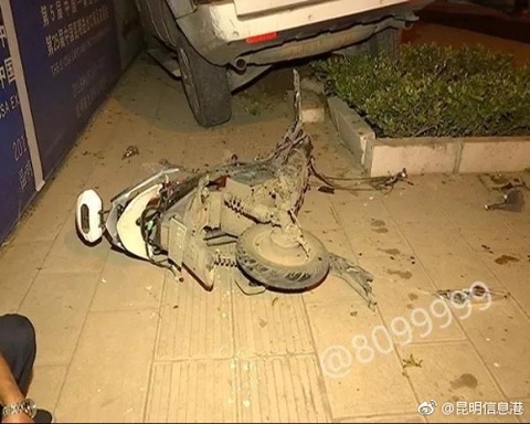 昆明街头连撞三车致1死2伤 司机称有人要抢车(5) 第5页