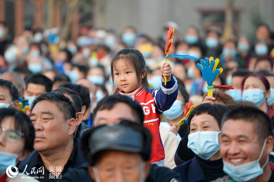 安徽临泉:民间杂技集中汇演 全国名家登台竞技(5) 第5页