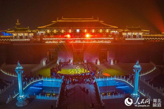 湖北襄阳:夜景璀璨迎新春 流光溢彩年味浓 第1页