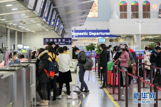 上海浦东机场航站楼运行正常 第1页