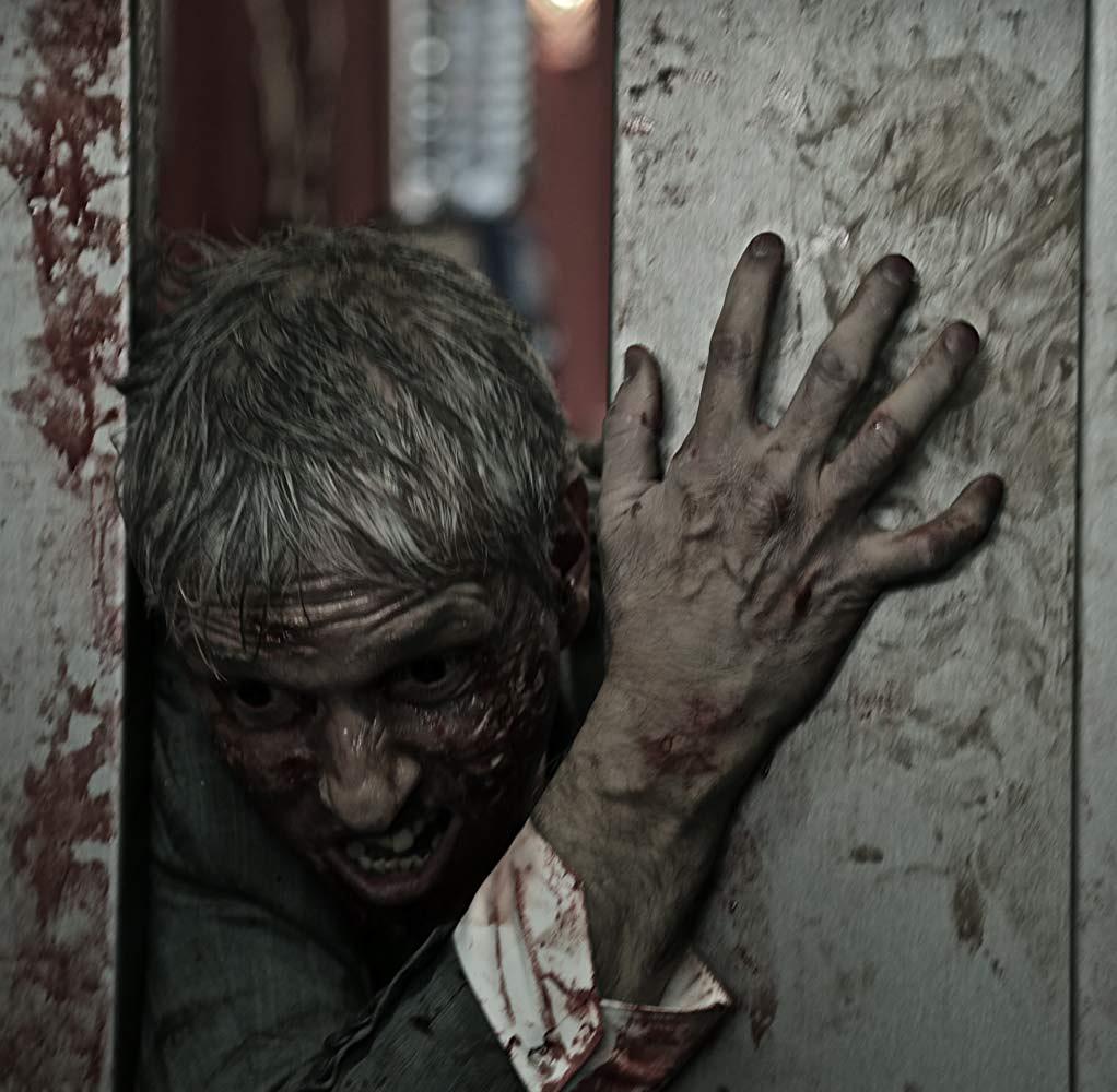 电影《活尸电梯》bd高清版片源,可在线播放《活尸电