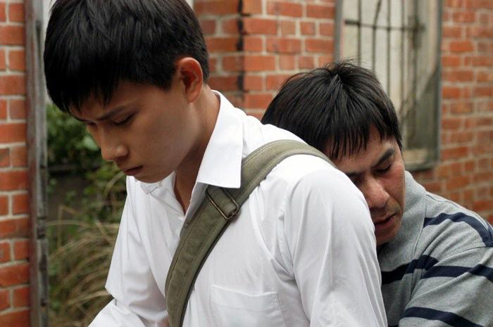 《三角地》全集-高清电影完整版-在线观看