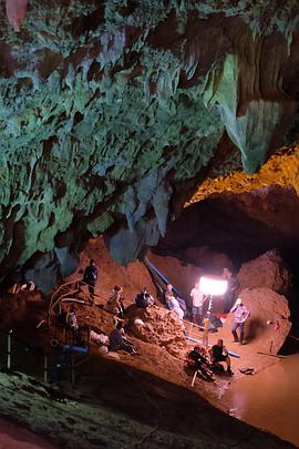 泰国洞穴救援海报剧照