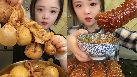 她绝对是吃播里嘴最大的美女,一口一个羊脑