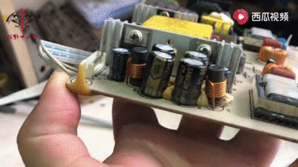 Ps4屏幕一闪一闪因为什么 搜狗搜索