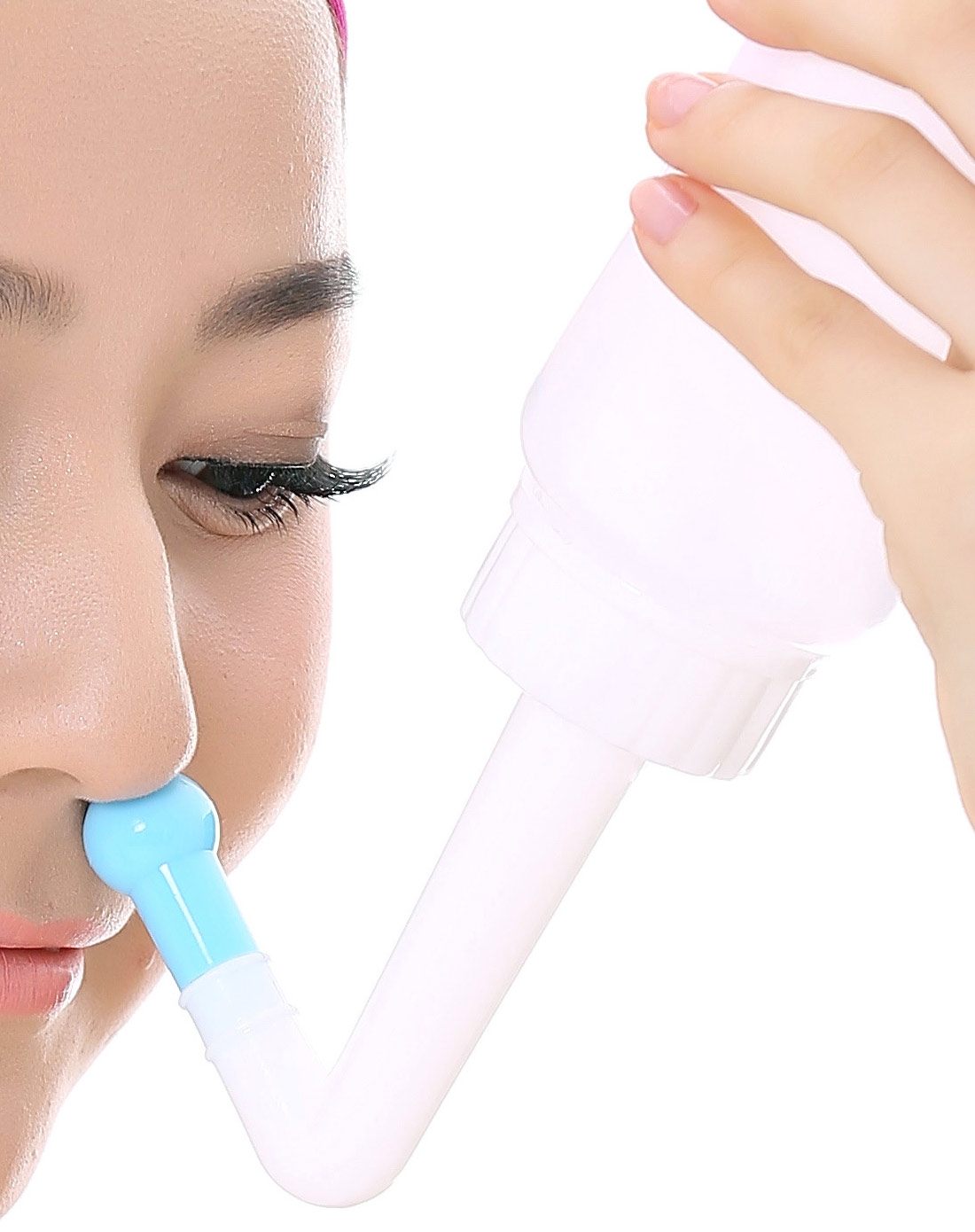 用洗鼻壶和淡盐水:既然鼻子堵塞,那么就可以通过洗鼻的方法来缓解大家