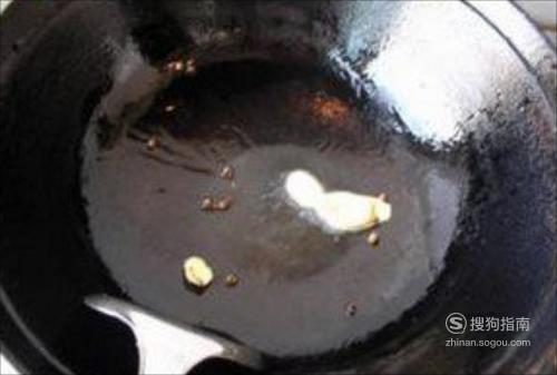 月子产妇鲫鱼汤怎么做 产妇月子餐鲫鱼汤的做法
