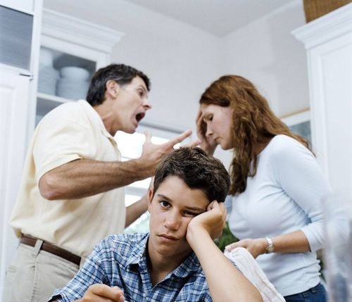 自己的父母偏心眼怎么办 如何对待偏心眼的父母，父母偏心，怎么办