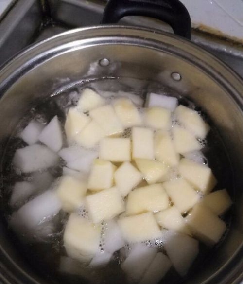 如何煮冰糖梨水 煮冰糖梨水的方法