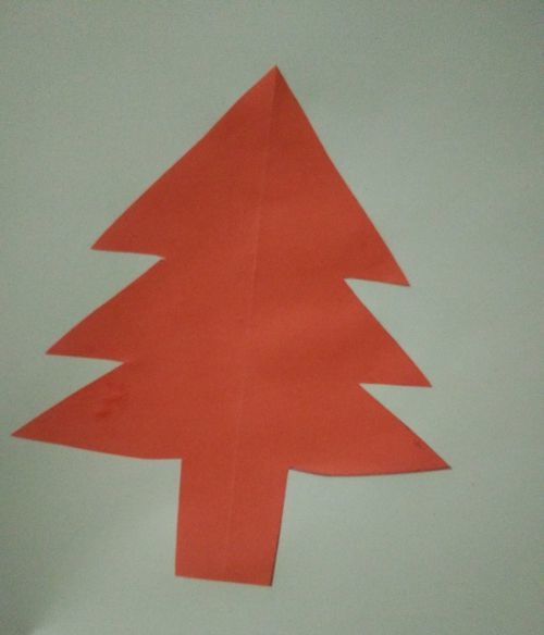 儿童手工剪纸贴画松树