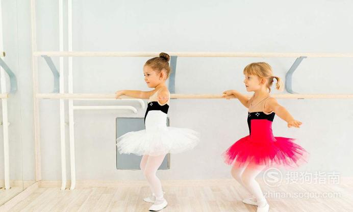 芭蕾舞适合几岁的孩子开始学 学龄前儿童可以怎样学芭蕾舞