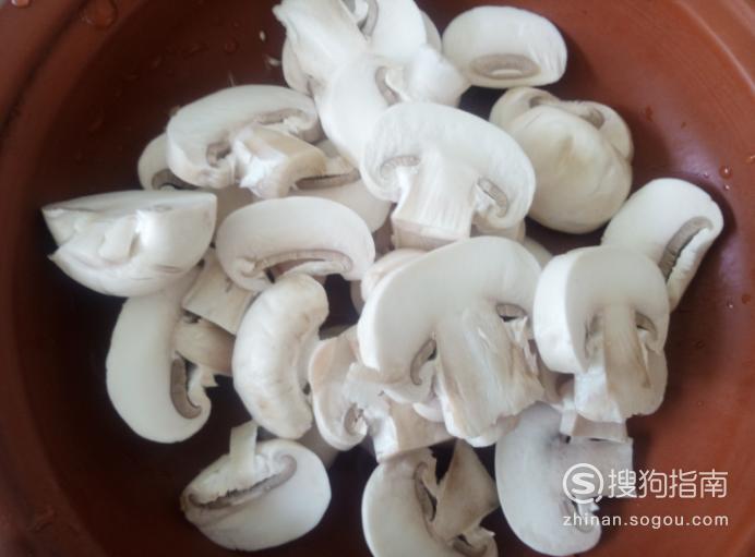 羊肉炒蘑菇的家常做法窍门 蘑菇炒羊心的家常做法优质